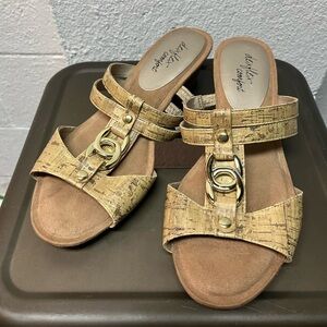 DecFlex Women's Tan Sandals